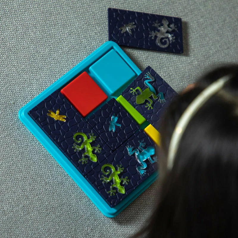 Colour Catch Single Player Strategy Game Smart Games Colour Catch Single Player Strategy Game -Le Toy Van Shop